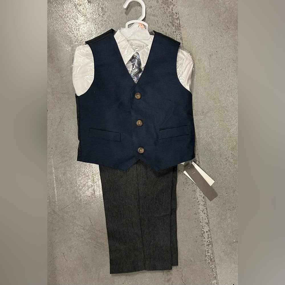 Perry Ellis portfolio 4 piece set shirt/tie/pant/vest size 2T NWT